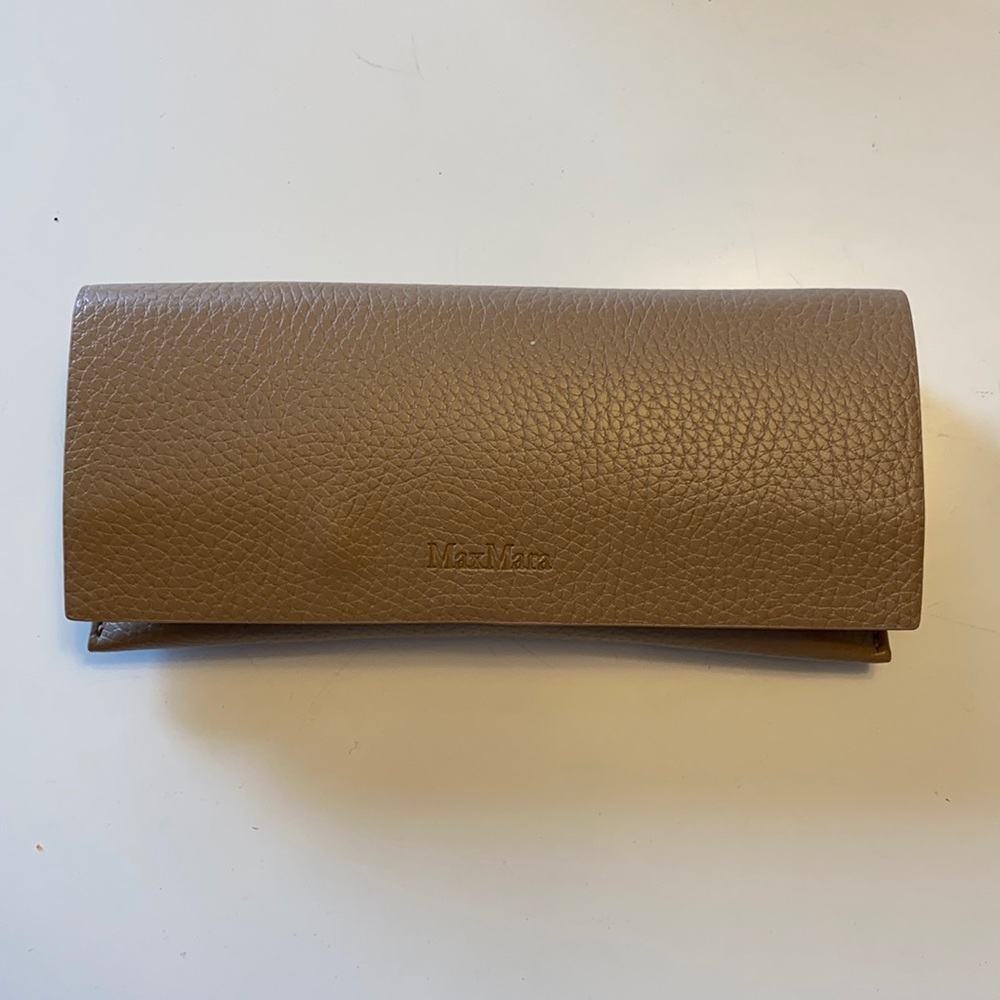 MaxMara Sunglasses Case with NWT Cleaning Cloth